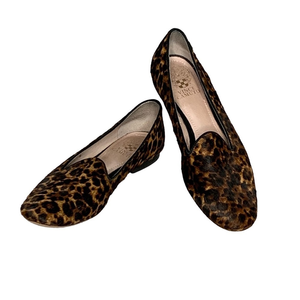 Vince Camuto Edmontin Leopard calf hair flat. Size 9